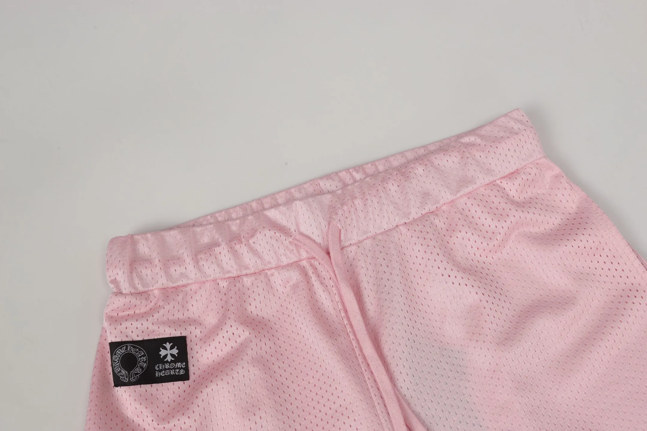 P160 Chrome Hearts CH Chrome Hearts popular Sanskrit printed mesh double-layer ice hockey jersey sports suit. Uses direct injection imported machine printing. Hardware accessories are all ground and customized. Correct configuration. Black 2025 Chrome Hearts authentic packaging. 300 grams of custom-made dyed mesh. Large version. Loose and stylish. Different from lower versions. Slim and long version with upper body and hip stretch. 100% commitment: top quality. Not fast food. The highest version on the market. Top quality - different from ordinary versions on the market. If you care about quality, you should also respect the price. Absolutely 0 after-sales service and 0 return rate so far. It’s hard not to love the style - 300g mesh custom-dyed fabric - Correct high-density main mark, washed tag, hand-sewn